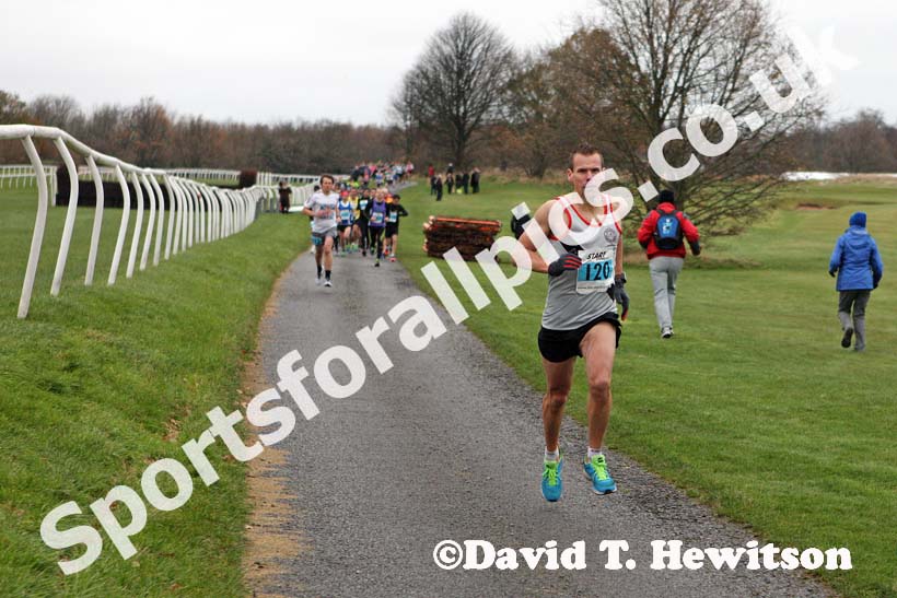 Blue 120, Newcastle Racecourse Half/Marathon/50k, Newcastle Racecourse, Gosforth, Newcastle. Photo: David T. Hewitson/Sports for All Pics